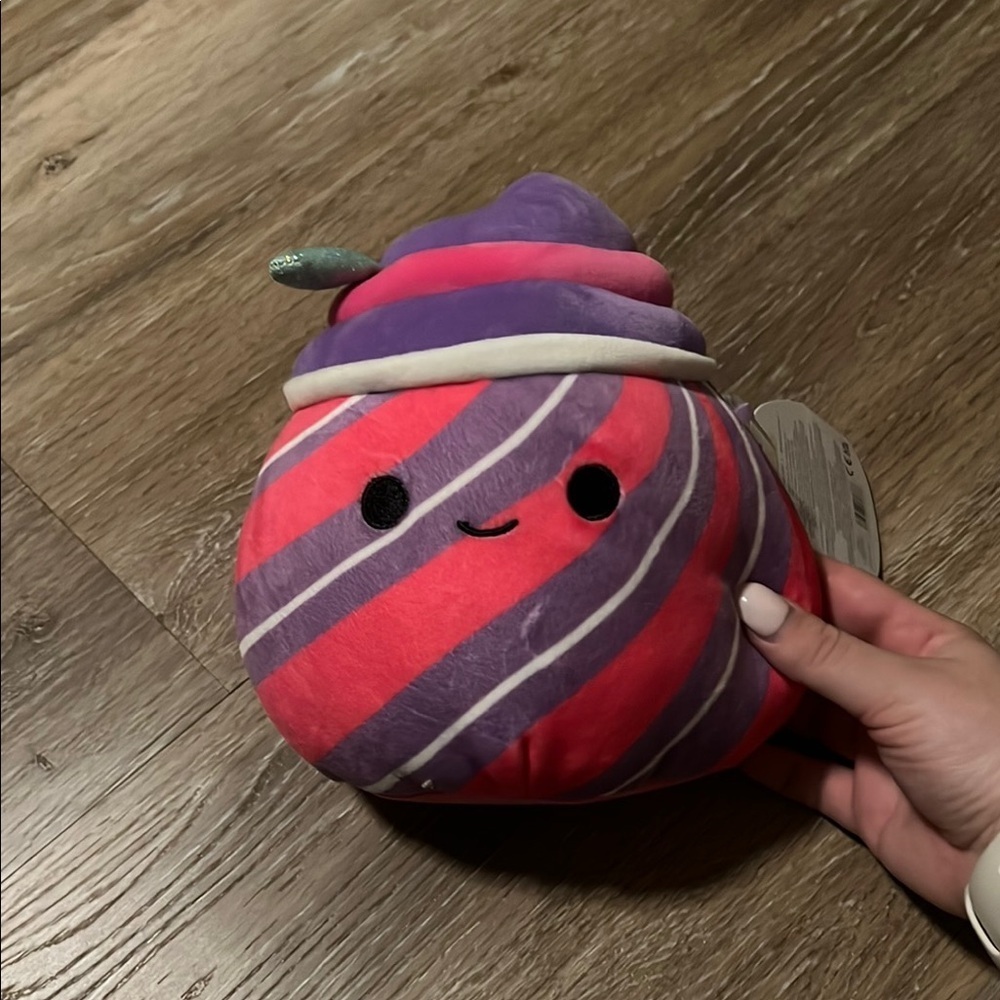 NWT CRISTINA SQUISHMALLOW 7”